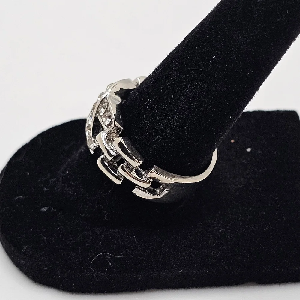 Ring - Picture 3 of 7